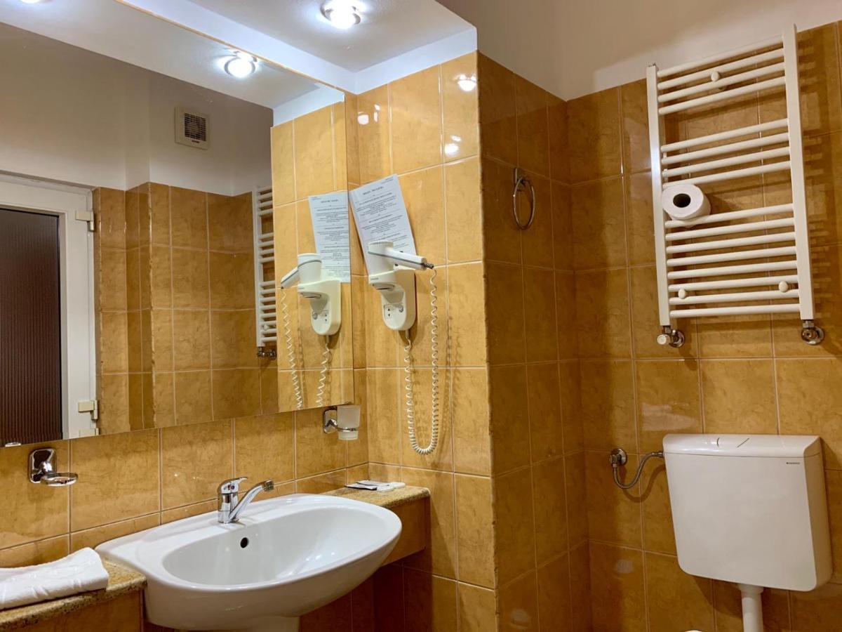 Hotel Victoria Cluj-Napoca Eksteriør billede